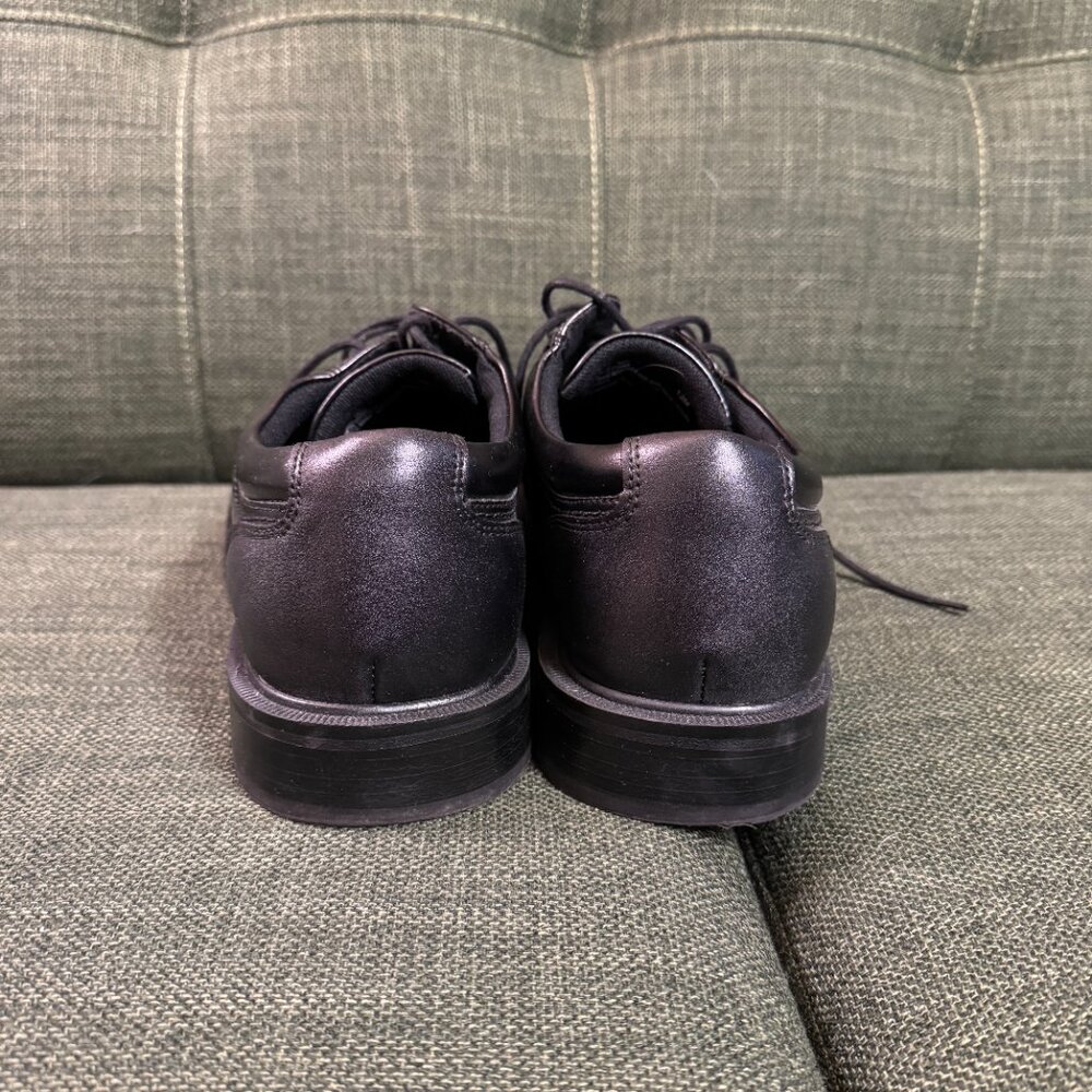 Docker's Memory Foam Shoes - image 2